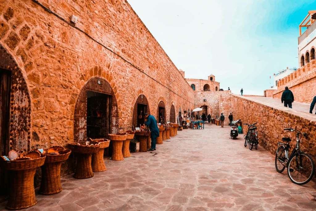 Botteghe artigiane ai piedi dei bastioni di Essaouira